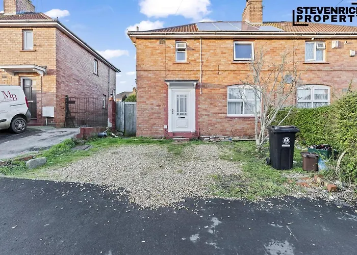 Group Stays, 4 Bedroom, Spacious In Bs4, & Car Parking, Sleeps 7 Ferienhaus *